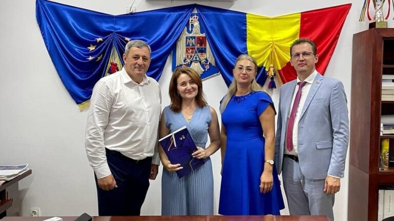 Read more about the article Vizita de studiu și schimb de experiență la primaria comunei Mihai Eminescu , județul Botoșani.